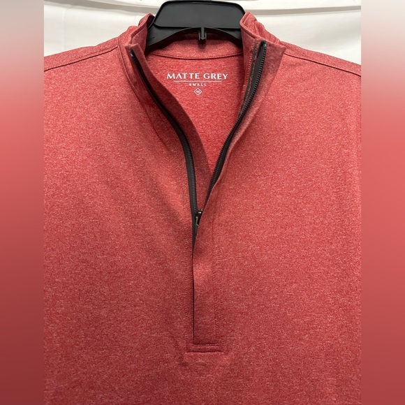 Matte Grey Men’s Hightower Half Zip Light Red Performance Golf Activewear - Picture 5 of 6